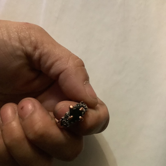 Ring - Picture 3 of 6